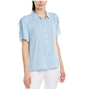 Vince Camuto perfect spring/summer blouse
